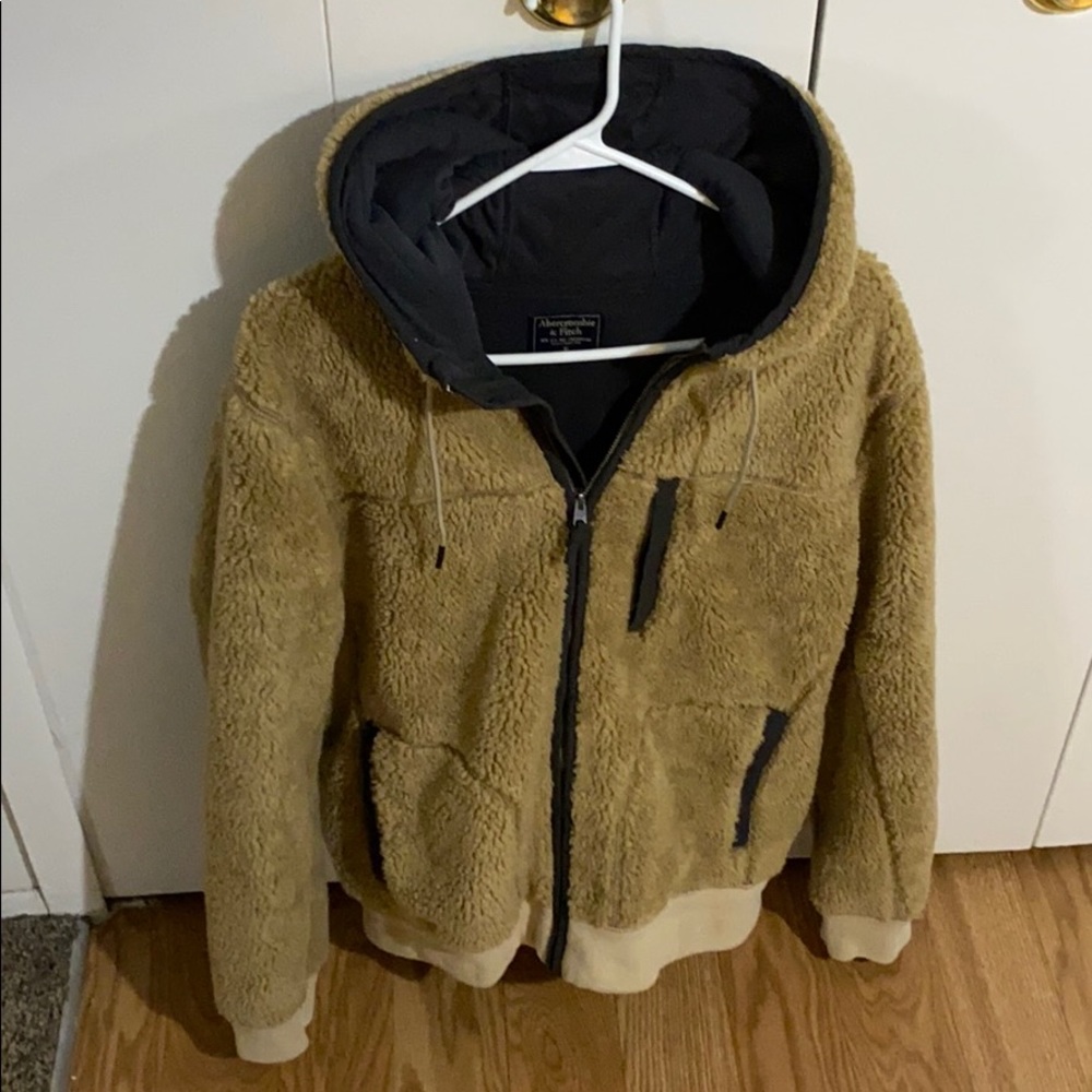 Abercrombie men’s hooded lined Sherpa jacket